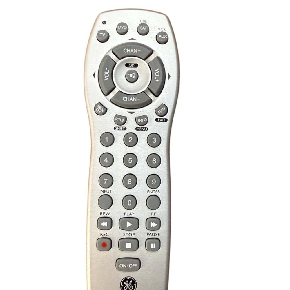 GE Universal Remote Control for TV DVD VCR SAT AUX battery not included‎